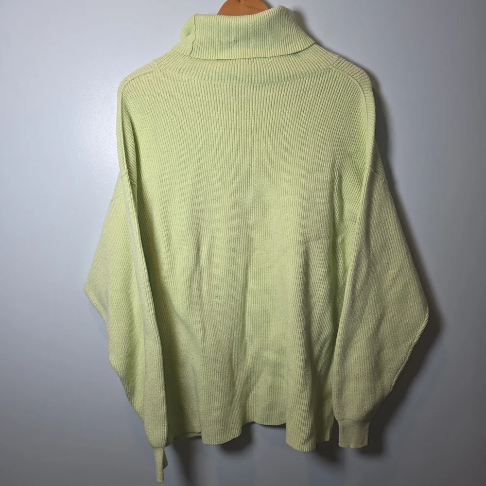 Free People Softly Structured Tunic‎ Sweater Size Small - Light Bright Green